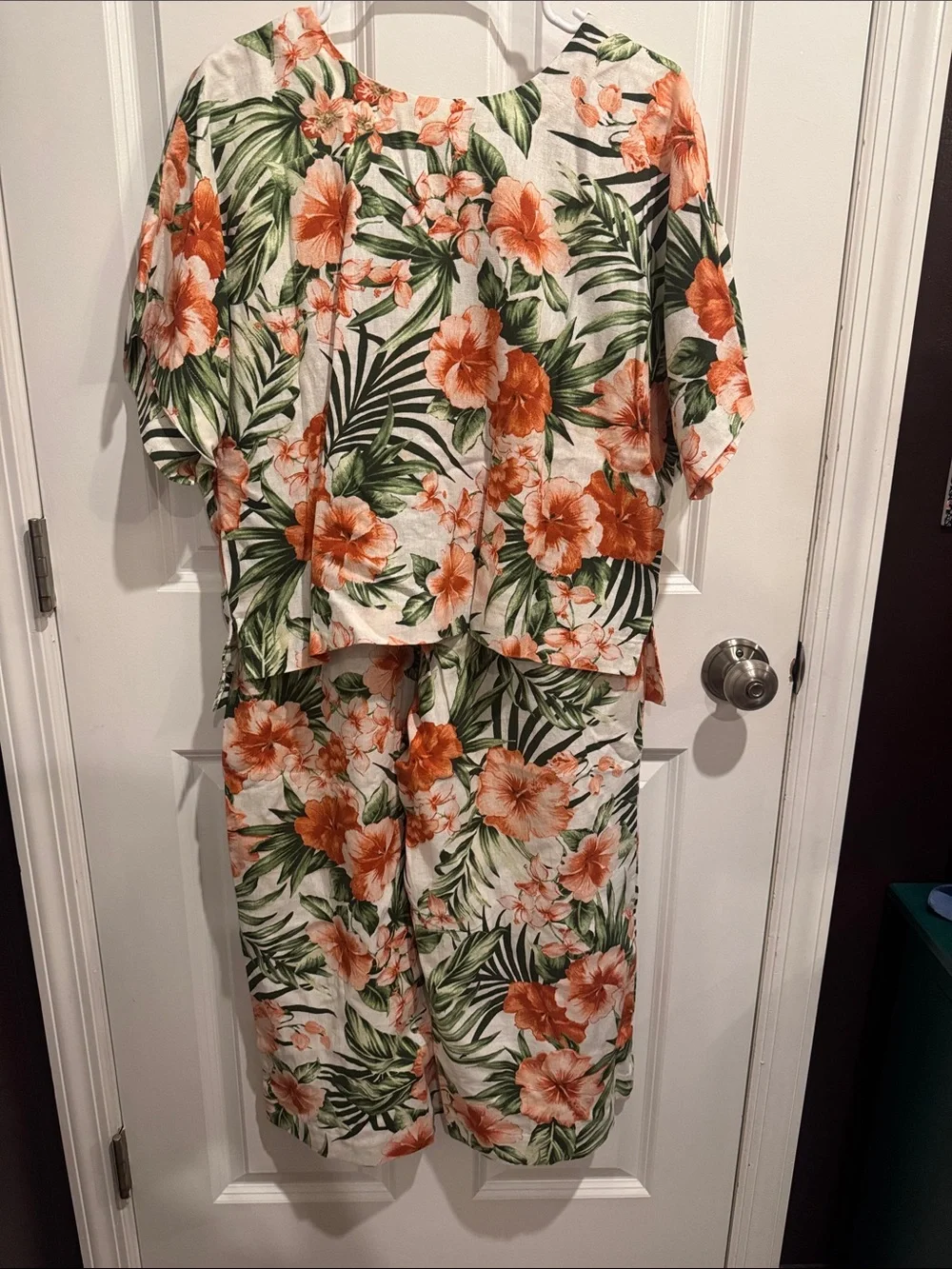 Anne Klein Cream Top and Matching Pants set  with Green & Coral Floral Print